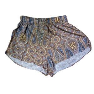 Woman’s Shorts Size S